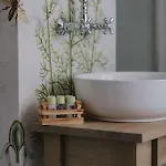 Monastery Garden Bistro & ベッド・アンド・ブレックファスト