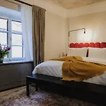 Monastery Garden Bistro & ベッド・アンド・ブレックファスト チェスキー クルムロフ