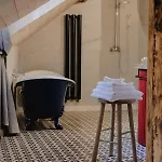 Monastery Garden Bistro & 4* チェスキー クルムロフ