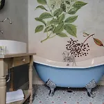 Monastery Garden Bistro & 4* チェスキー クルムロフ