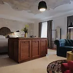 Monastery Garden Bistro & ベッド・アンド・ブレックファスト チェスキー クルムロフ