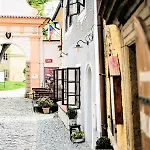 ベッド・アンド・ブレックファスト Monastery Garden Bistro &