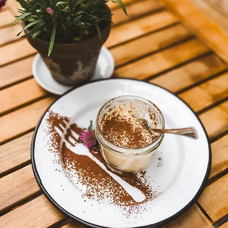 فندق مبيت وإفطار Monastery Garden Bistro & Český Krumlov