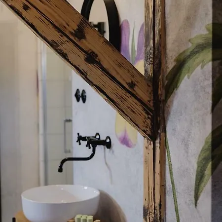 فندق مبيت وإفطار Monastery Garden Bistro & 4*