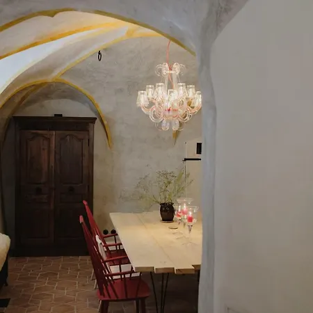 فندق مبيت وإفطار Monastery Garden Bistro & 4*