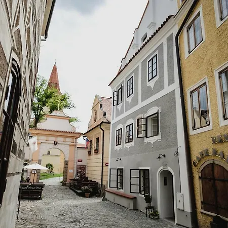 Monastery Garden Bistro & Nocleg ze śniadaniem 4*