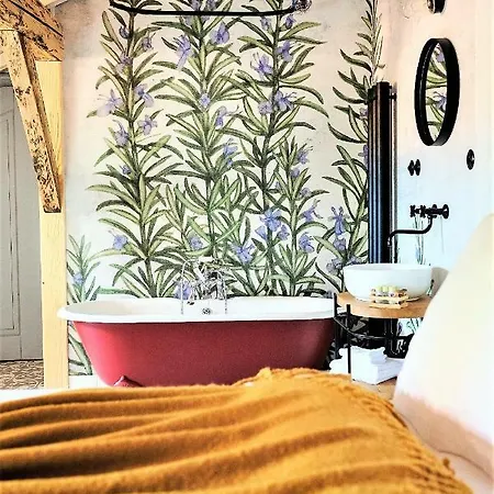فندق مبيت وإفطار Monastery Garden Bistro & Český Krumlov