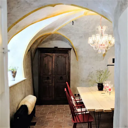 فندق مبيت وإفطار Monastery Garden Bistro &