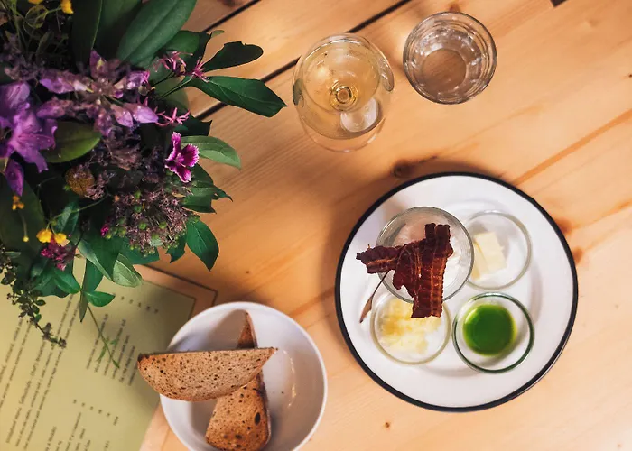 Panzió Monastery Garden Bistro &