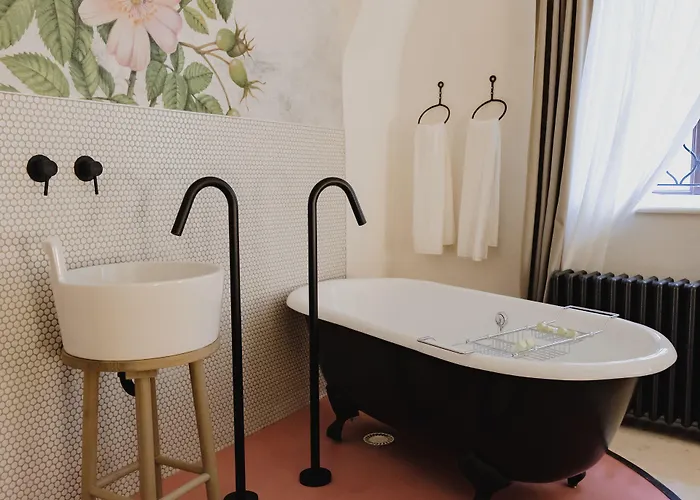 Bed & Breakfast Monastery Garden Bistro &