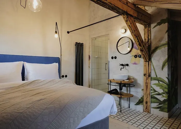 Bed & Breakfast Monastery Garden Bistro &